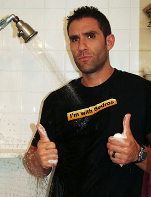 im-with-bedros2 Josh Carter washing himself and his "Bedros" at one time